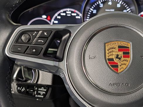 Certified 2022 Porsche Cayenne Coupe AWD/4WD image 32