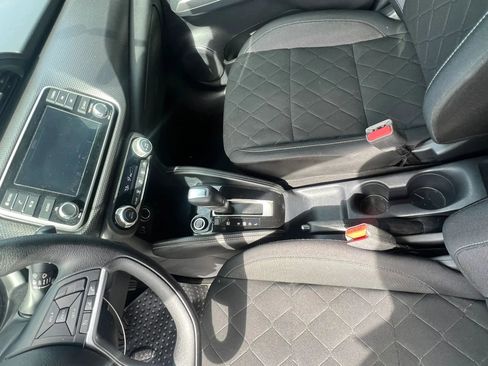 Used 2019 Nissan Kicks SV FWD image 26