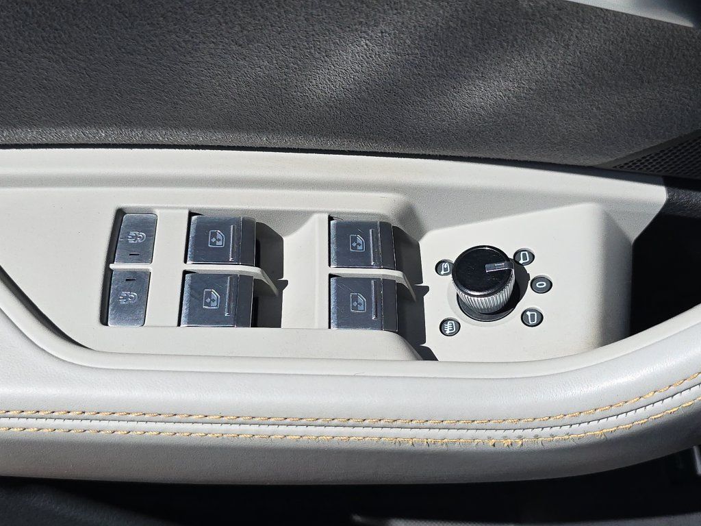 Certified 2024 Audi Q8 e-tron Prestige AWD/4WD image 19