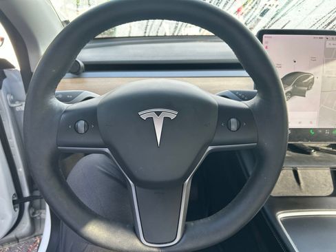 Used 2021 Tesla Model Y Long Range AWD/4WD image 13