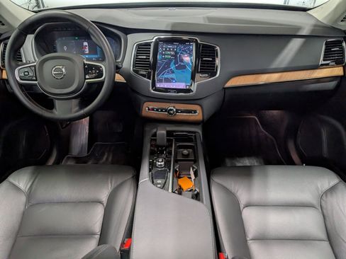 Used 2025 Volvo XC90 B6 Plus image 14
