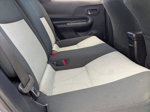 Used 2016 Toyota Prius C Two image 19