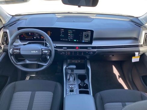 New 2026 Kia Sorento LX FWD image 24