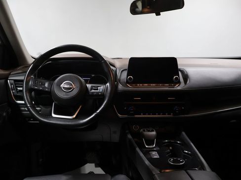 Used 2023 Nissan Rogue SV w/ SV Premium B Package image 17