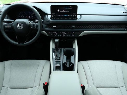 Used 2025 Honda Accord SE image 10
