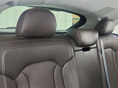 Used 2023 Audi Q8 Prestige w/ Prestige Package image 27