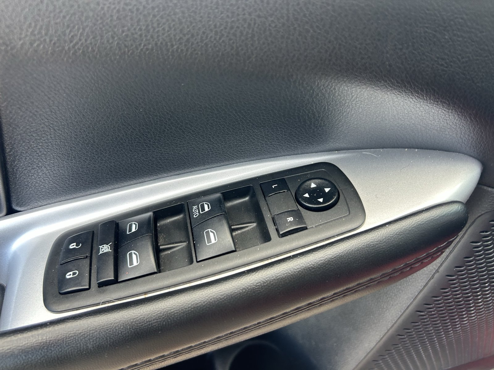 Used 2020 Dodge Journey SE w/ SE Popular Equipment Group FWD image 16
