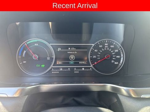 Used 2023 Kia Sorento EX image 3