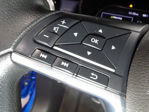 Used 2024 Nissan Versa SV w/ Trunk Package image 15