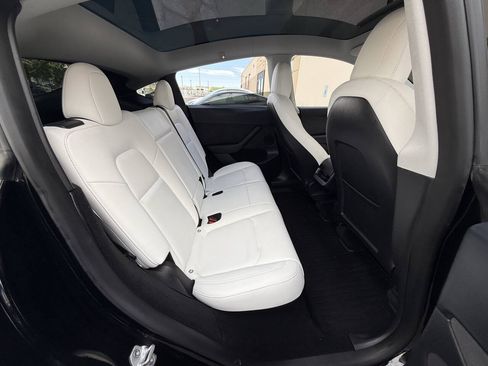 Used 2023 Tesla Model Y Long Range AWD/4WD image 18