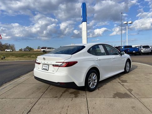 Used 2025 Toyota Camry LE image 10