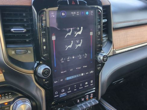 Used 2022 RAM 1500 Limited w/ Body-Colour Bumper Group image 32