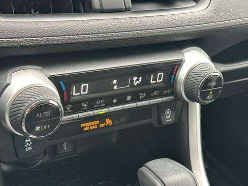 Certified 2021 Toyota RAV4 XLE AWD/4WD image 20