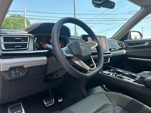 New 2026 Volkswagen Atlas Peak Edition AWD/4WD image 11