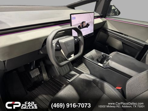 Used 2025 Tesla Cybertruck 2WD Crew Cab image 13