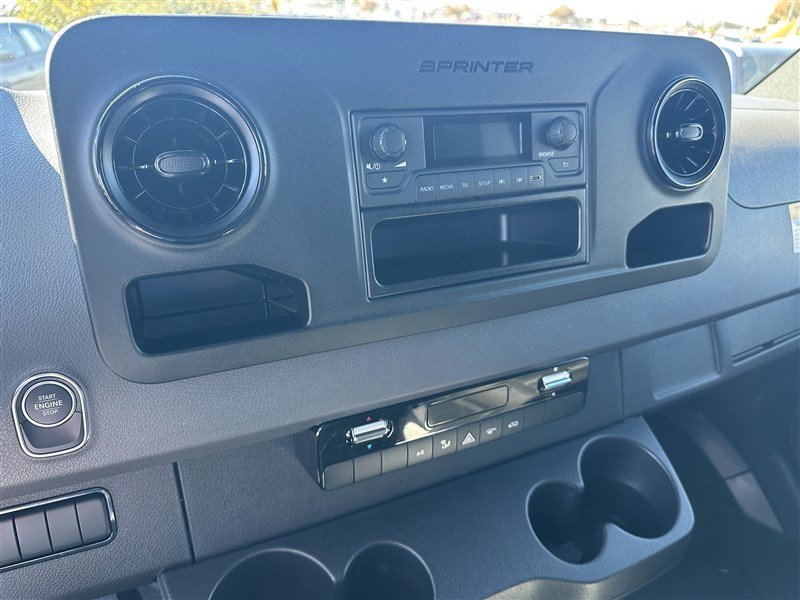 Used 2026 Mercedes-Benz Sprinter 2500 w/ Dashboard Charging Package image 19
