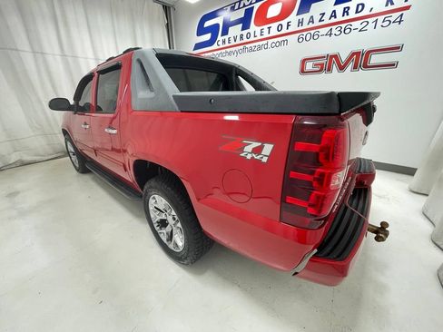 Used 2012 Chevrolet Avalanche LS w/ All-Star Edition AWD/4WD image 7