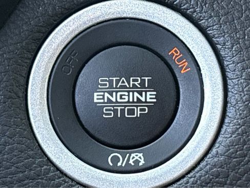 Used 2025 RAM 1500 Big Horn AWD/4WD image 6