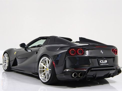 Used 2022 Ferrari 812 GTS RWD image 11