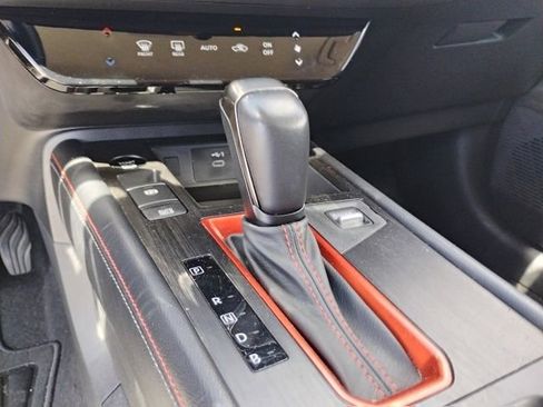 Used 2025 Nissan Kicks SR AWD/4WD image 17