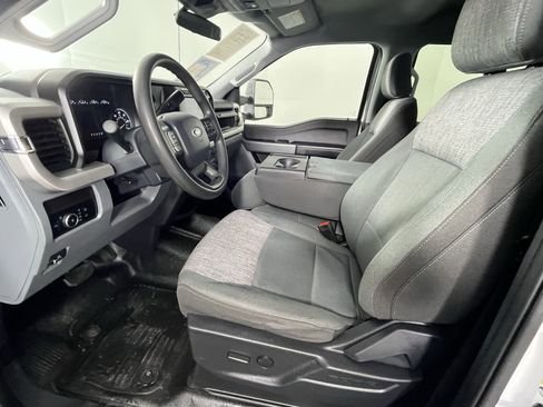 Used 2024 Ford F350 XLT image 8