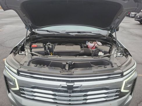 New 2025 Chevrolet Suburban Premier image 25