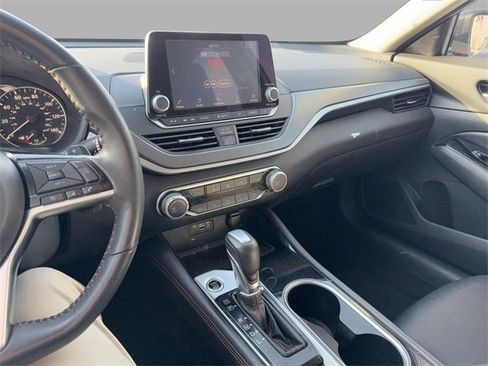 Used 2024 Nissan Altima 2.5 SR image 17