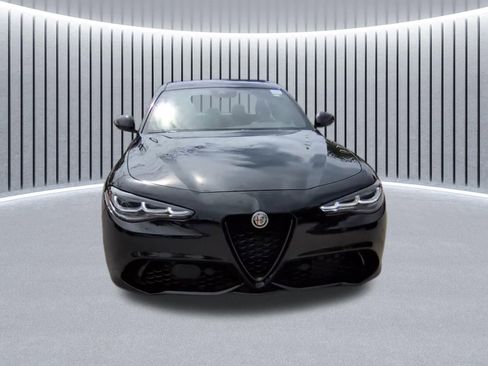 Used 2024 Alfa Romeo Giulia Veloce AWD/4WD image 3