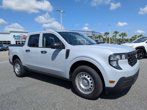 Used 2025 Ford Maverick XL FWD image 2