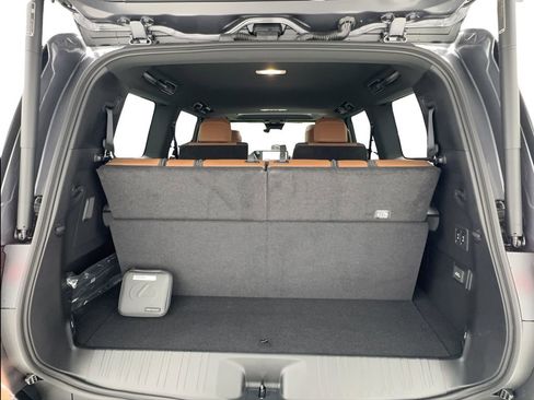 Used 2026 Lexus GX 550 w/ Cold Area Package AWD/4WD image 18