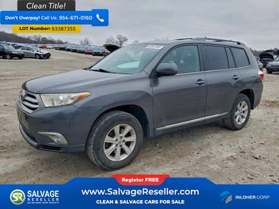 Used 2012 Toyota Highlander SE w/ Tow Pkg