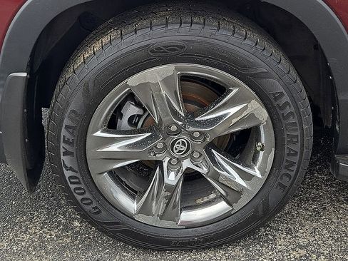 Used 2017 Toyota Highlander Limited Platinum AWD/4WD image 7