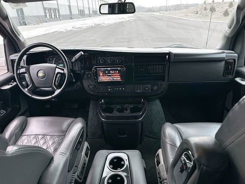 Used 2022 Chevrolet Express 2500 w/ Enhanced Convenience Package image 17