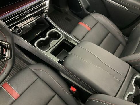 Used 2024 Chevrolet Traverse RS w/ LPO, Floor Liner Package image 22