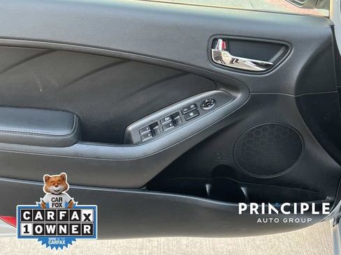 Used 2016 Kia Forte LX image 12