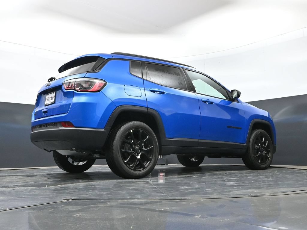 Used 2026 Jeep Compass Latitude AWD/4WD image 45
