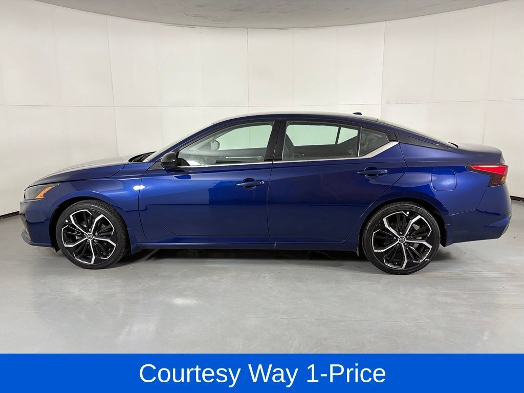 Used 2024 Nissan Altima 2.5 SR FWD image 6