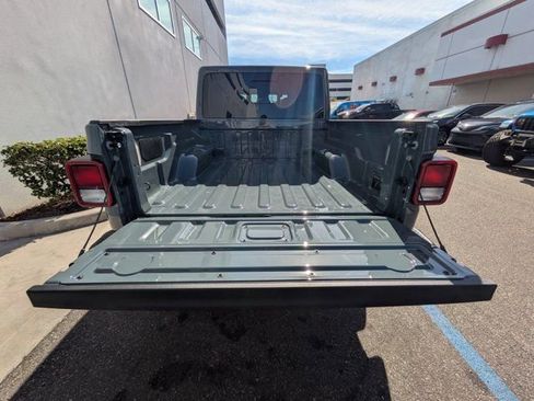 New 2025 Jeep Gladiator Sport image 11