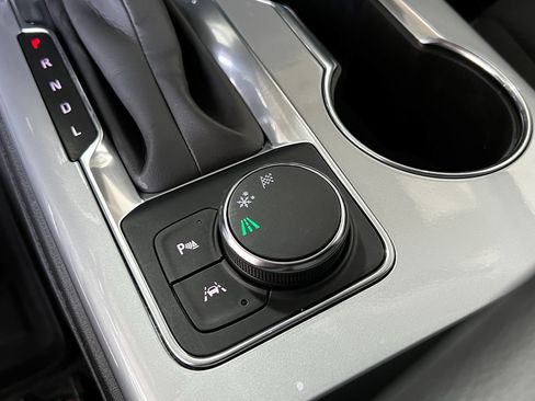 Used 2024 Chevrolet Blazer LT w/ Convenience Package FWD image 16
