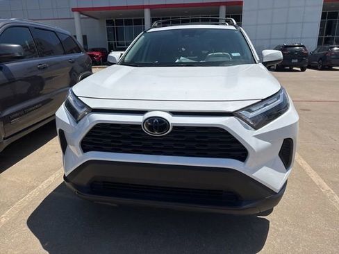 Used 2025 Toyota RAV4 XLE w/ Convenience Package AWD/4WD image 3