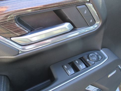 Used 2025 Chevrolet Silverado 1500 LT Trail Boss w/ Convenience Package II image 14