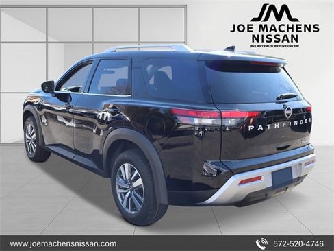 New 2025 Nissan Pathfinder SL image 3