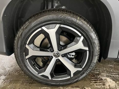 New 2026 Volkswagen Tiguan SE image 30