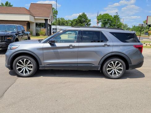 Used 2022 Ford Explorer ST-Line w/ Class IV Trailer Tow Package AWD/4WD image 2