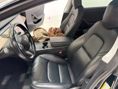 Used 2019 Tesla Model 3 Standard Range Plus image 14