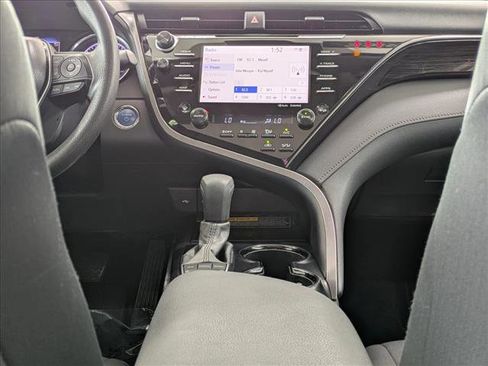 Used 2020 Toyota Camry LE w/ Sunroof Package image 16
