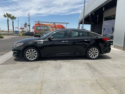 Used 2018 Kia Optima LX w/ 17" Alloy Wheels Package FWD image 4