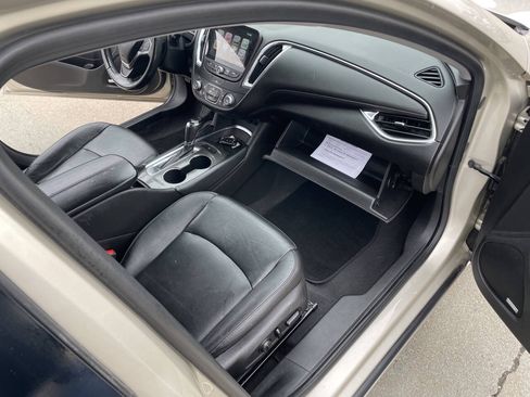 Used 2016 Chevrolet Malibu LT w/ Leather Package FWD image 32