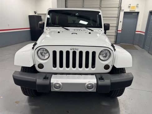 Used 2014 Jeep Wrangler Unlimited Sahara w/ Max Tow Package AWD/4WD image 7