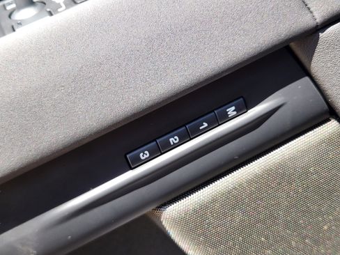 Certified 2026 Land Rover Range Rover Evoque Dynamic SE AWD/4WD image 18